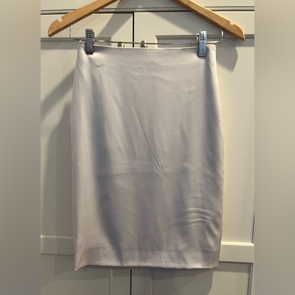 Emporio Armani pencil skirt Size 6 (36)pale grey/silver - Picture 1 of 10